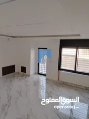  6 شقة أرضية فاخرة للبيع في خلدا  - خلف المستشفى السعودي 330م مع حديقة وترسات 100م لم تسكن