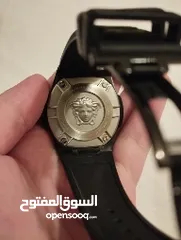  2 ساعة فرزاتشي. ساعة أصلية من Versace V-Race Diver،جديدة غير مستعملة سعر جيد