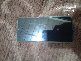  3 تكنو سبارك 10 بحاله جيده مكسور الشاشه لكن شغال 100%