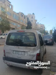  1 ستروين بارلينجو 2007