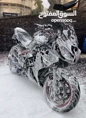  1 دراجة نارية نوع Kawasaki Ninja 650R