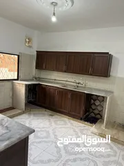  13 شقة للبيع طابق أرضي 135م مع ترس وكراج سيارة خاص الزرقاء الجديدة قرب جمعية عثمان