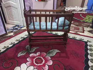  3 سرير اطفال هزاز الفرشه والخدديه جديده