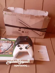  7 XBOX ONE مع ايدتين تحكم