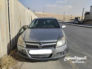  3 اوبل استرا المانية قوية جدا للبيع هانشباك كراسي جلد فتحة بانوراما جير اتوماتيك 5.سرعات