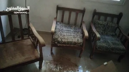  1 مورس للبيع مع طاولة وسط