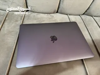  8 MacBook Air M1 ( 2020 )