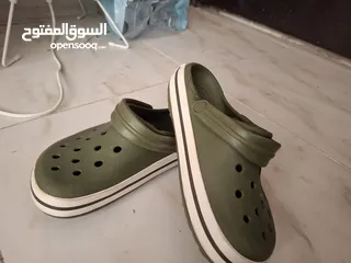  2 green crocs amazing super