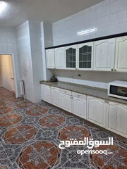  18 فيلا فاخرة للبيع أو للايجار في الأردن (منطقة الحصن - اربد )من المالك مباشرة للسكن /للأعمال التجارية