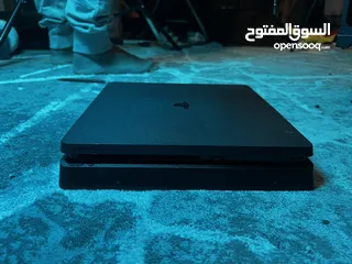  4 PlayStation 4 1TB Console With 2Controller- Jet black
