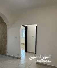  5 شقه فارغه للايجار الموقع شفا بدران الاجره 240