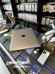  1 MacBook air 13inch M1 chip   2020 الجهاز بحالة الوكالة استخدام خفيف جدا  والجهاز مكفول