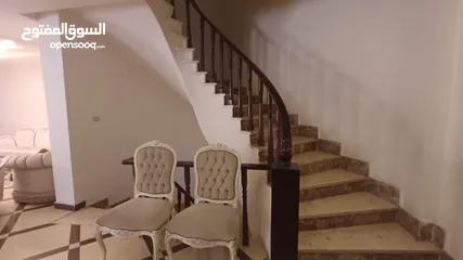  3 فيلا فاخرة في-عبدون-خمس غرف بمصعد داخلي وموقع مميز (ID# : 6871)