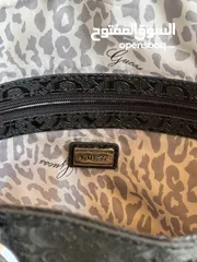  7 شنطة جيس مستعملة للبيع guess