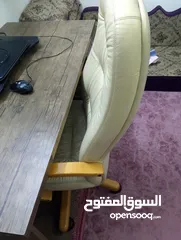  9 طاولة مكتب وكرسي مكتب مع عجلات  بحالة جيدة السعر 50 دينار  عمان الهاشمي الشمالي