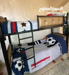  1 سرير طابقين حديد بحالة ممتازة وبسعر مناسب جداً