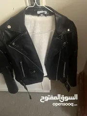  2 ملابس مستخدمه للبيع