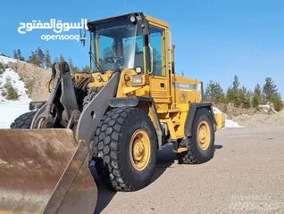  1 جرافة للايجار كافات أعمال الحفريات