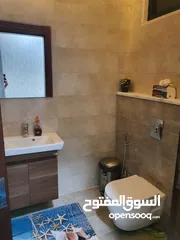  28 شقة ارضية مساحة 240 متر مع حديقة وتراس 180 متر