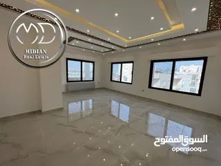  28 شقه للبيع الشميساني مساحات  250م مع تراسات و حدائق تشطيبات فاخرة بسعر مميز