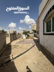  2 بيت طابقين للبيع في الحي الغربي  طابق ارضي بناء من 10الى 16 سنة  طابق اول بناء قبل 3شهور فقط