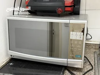  1 مايكرو ويف نوع LG سعة 30 لتر مستعمل بحالة جيده