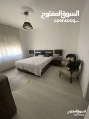  5 شقه فارغة للإيجار