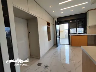  2 فرصة راقية للإيجار – روف مميز بإطلالة مفتوحة في أول رافات قرب سنقرط وصالات الهاشم سابقا