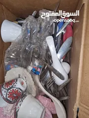  16 بضاعة محل للبيع