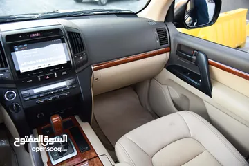  22 تويوتا لاند كروزر GXR V6 2015 Toyota Land Cruiser بحالة الوكالة