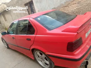  6 BMW وطواط 318i