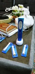  1 Oral-B toothbrush 3709 فرشاه اسنان