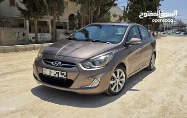  6 للبيع أكسنت 2014 فل مع فتحة أعلى صنف بسعر ممتاز