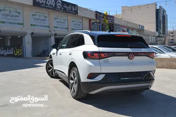  6 VOLKSWAGEN ID.4 CROZZ  PRO BIANO BLACK  2023 لون لؤلؤي فحص كامل