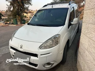  1 بيجو بارتنر تي بي 2015 مركبه بحاله الوكاله  تم عمل صيانه ميكانيك كامله للمركبه قبل شهر وزيوت وفلاتر