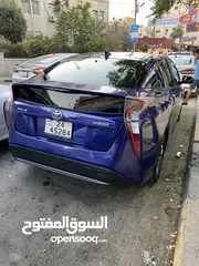  4 Toyota Prius 2017