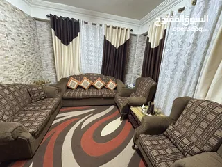  13 غرفة معيشة