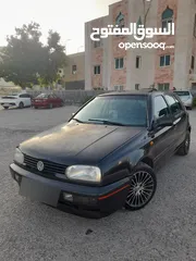  1 جولف موديل 1994 ماتور 1600 فتحة سنتر اصلي بور  جهاز انذار  شصيات نظاف