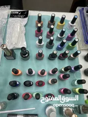  4 عدة جل كلر واكستنشن للبيع الوان مختلفه جل كلر  واحجام مختلفة واجهزه ومستلزمات صالونات للشعر  وهديه ع