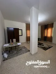  13 شقة طابقية للبيع