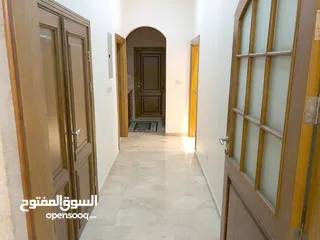  9 فيلا مستقلة للإيجار مفروشة بالكامل مكونه من 5 نوم