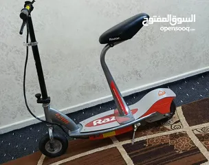  1 سكوتر الكهربائيه وكاله مافي ولا خدش
