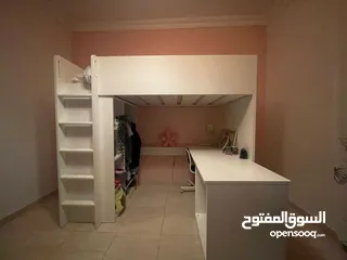  12 غرفة كاملة ايكيا مكونة من سرير طابقين و خزانة ملابس ووحدة ارفف ومكتبة بحالة الجديد استعمال خفيف جدا