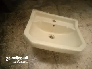  2 مغسله بحالة ممتازه للبيع