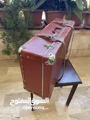  27 شنط سفر وحقائب قديمة ونادرة.