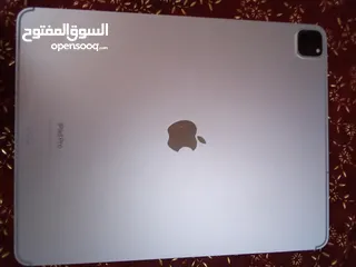  3 iPad Pro  الجيل السادس  12،9 بوصة 128 جيجا الكفالة شغالة معه الكرتونة و الشاحن  الموقع الزرقاء