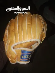  2 baseball glove