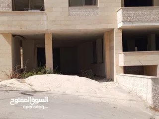  8 محلات تجارية