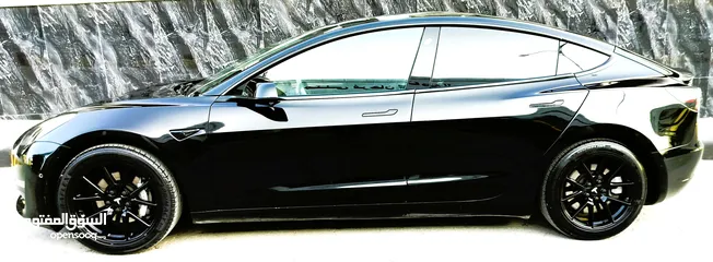  7 تيسلا 2021 model 3 فحص كامل 7 جيد لون مميز اسود ملوكي بحالة الوكالة للبيع بسعر لقطة ومحروووق
