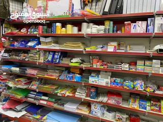 9 بضاعة مكتبة قرطاسية و اكسسوارات و عطور و اللعاب للبيع بسعر اقل من الجملة بسبب الاغلاق والتصفية شروه
